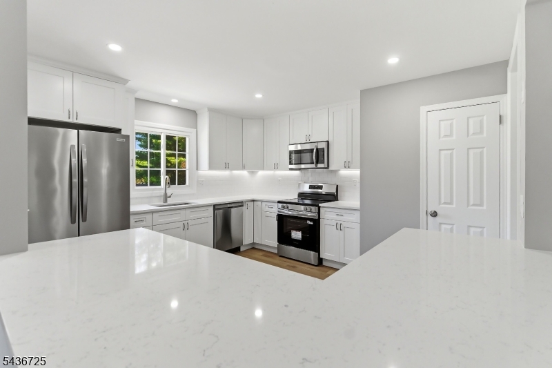 10 Red Oak Way