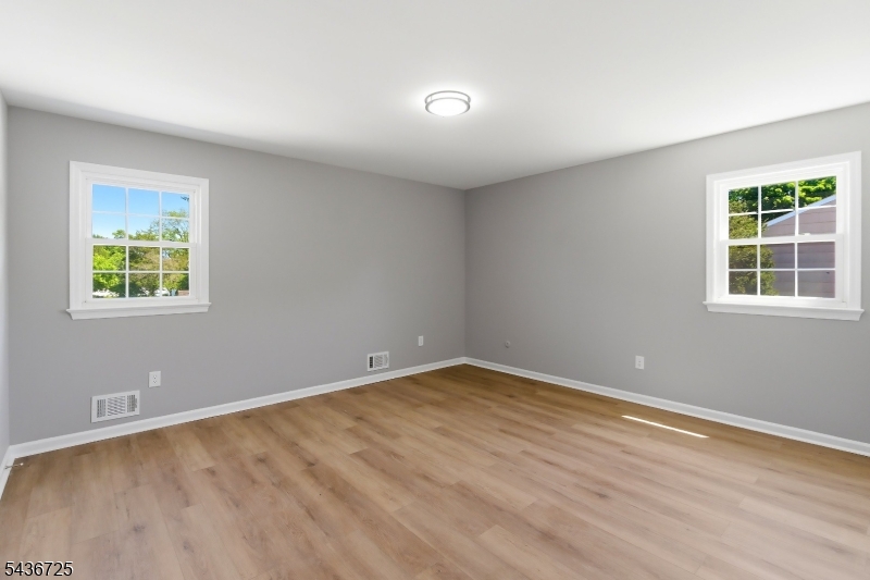 10 Red Oak Way
