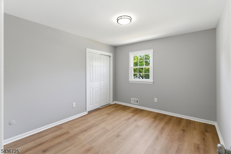 10 Red Oak Way