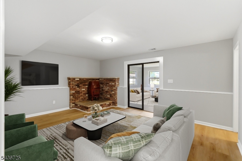 10 Red Oak Way