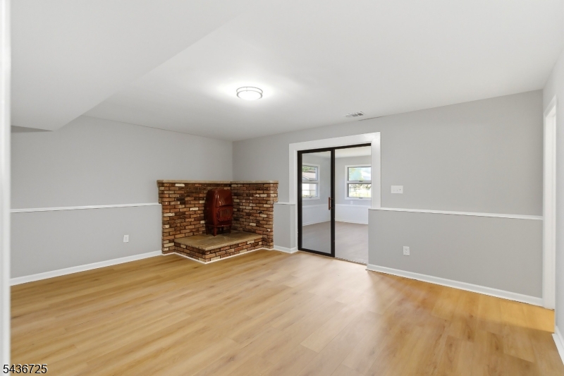 10 Red Oak Way