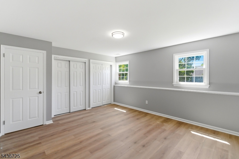 10 Red Oak Way