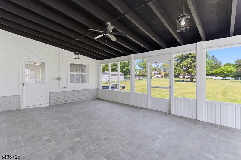 10 Red Oak Way