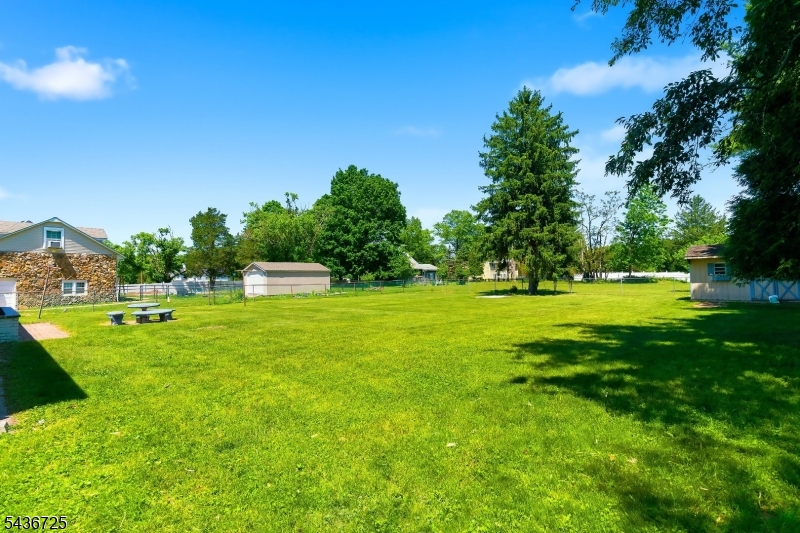 10 Red Oak Way