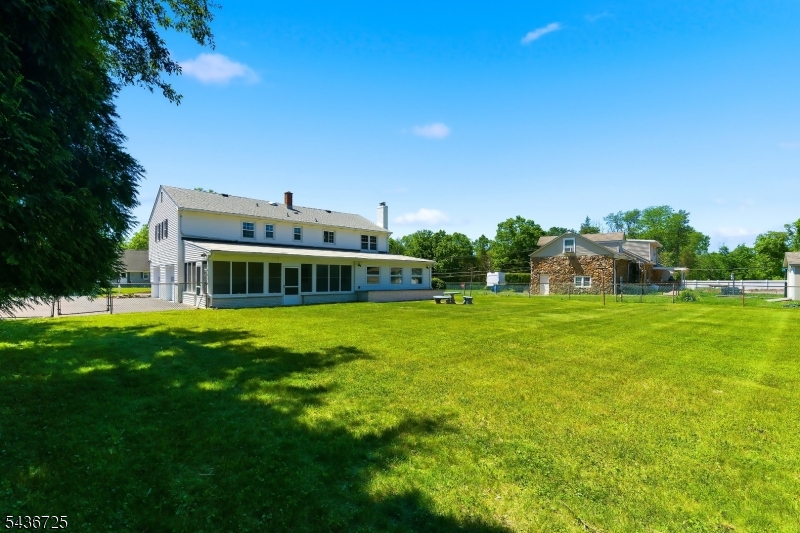 10 Red Oak Way