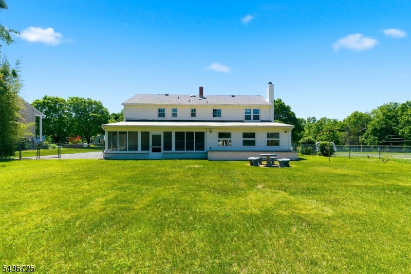 10 Red Oak Way