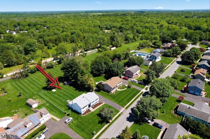 10 Red Oak Way