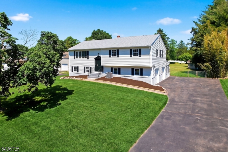 10 Red Oak Way