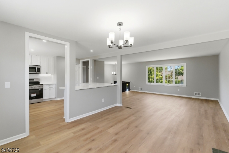 10 Red Oak Way