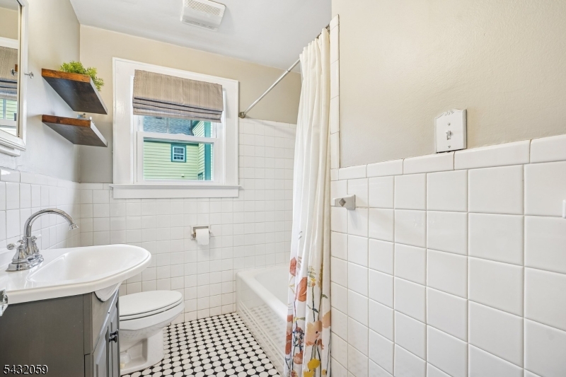116 Readington Rd