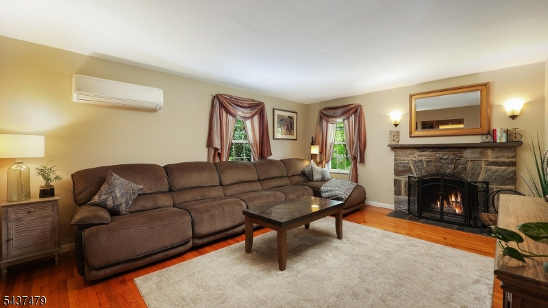 1920 Lake Ave