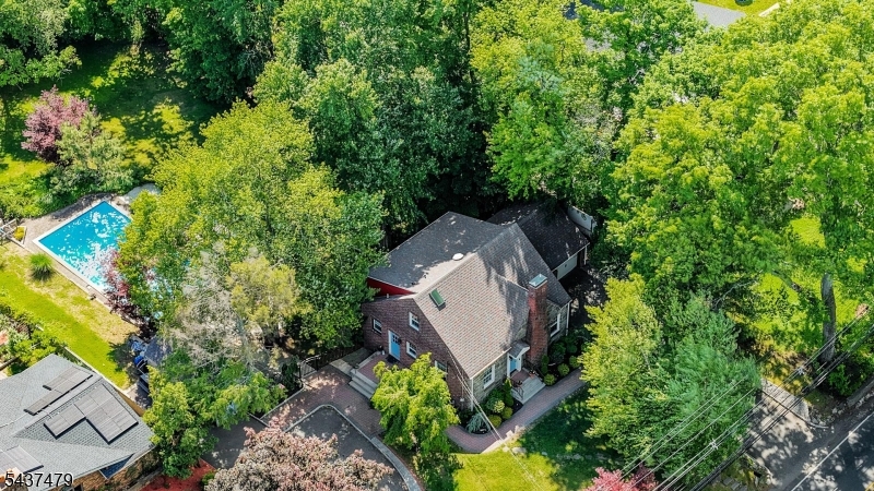 1920 Lake Ave