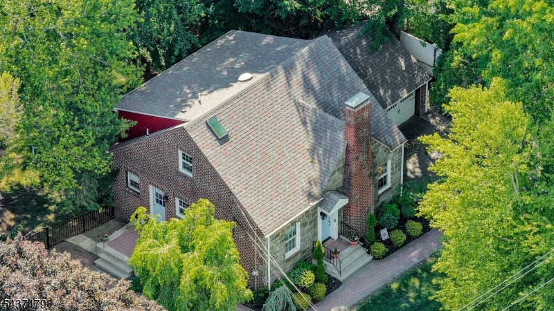1920 Lake Ave