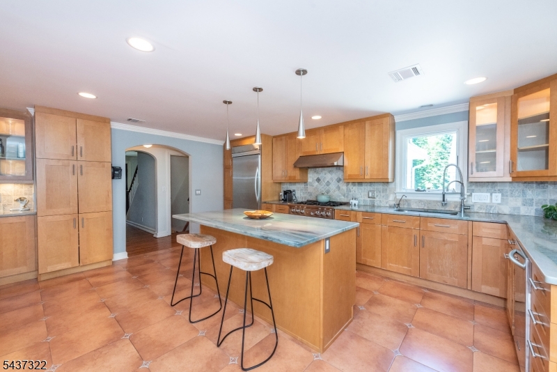 591 Highland Ave
