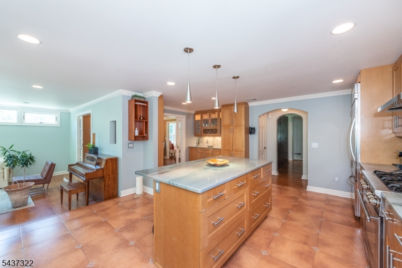591 Highland Ave