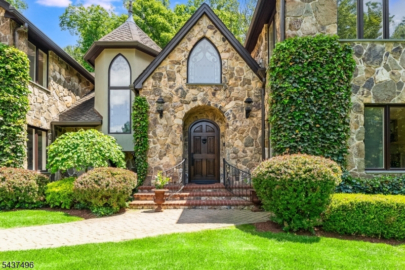 14 Bliss Rd