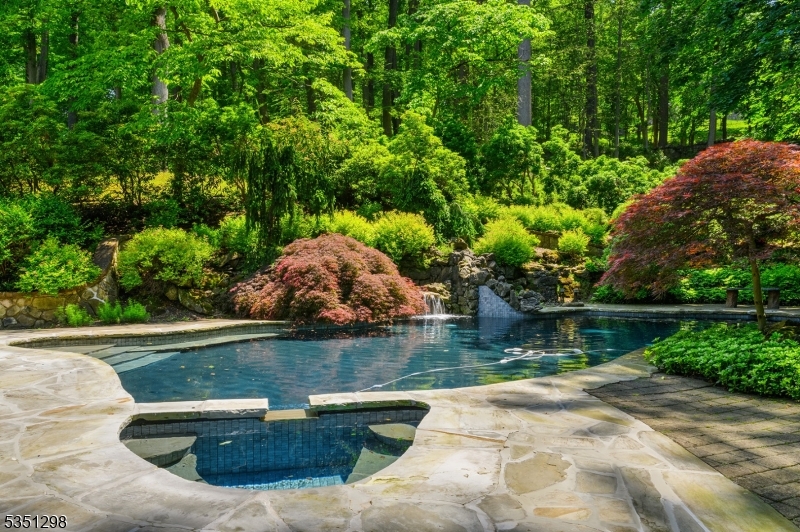 14 Bliss Rd
