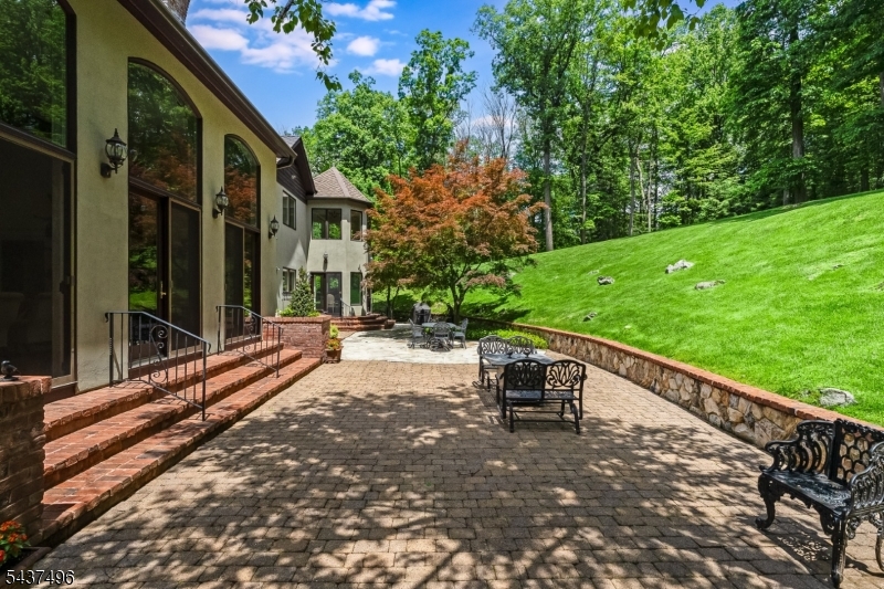 14 Bliss Rd