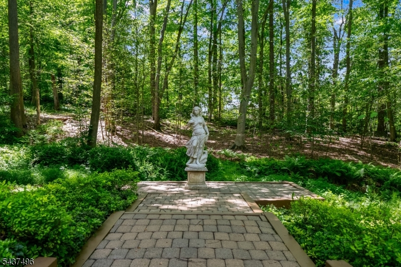 14 Bliss Rd