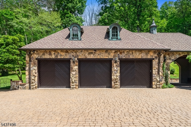 14 Bliss Rd
