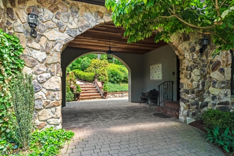14 Bliss Rd
