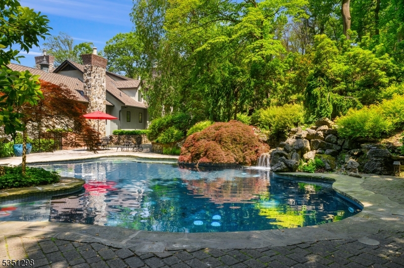 14 Bliss Rd