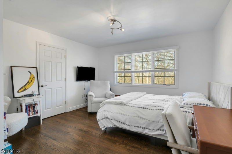 26 Sunset Rd