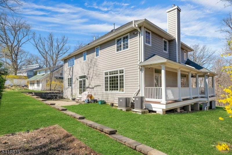 26 Sunset Rd
