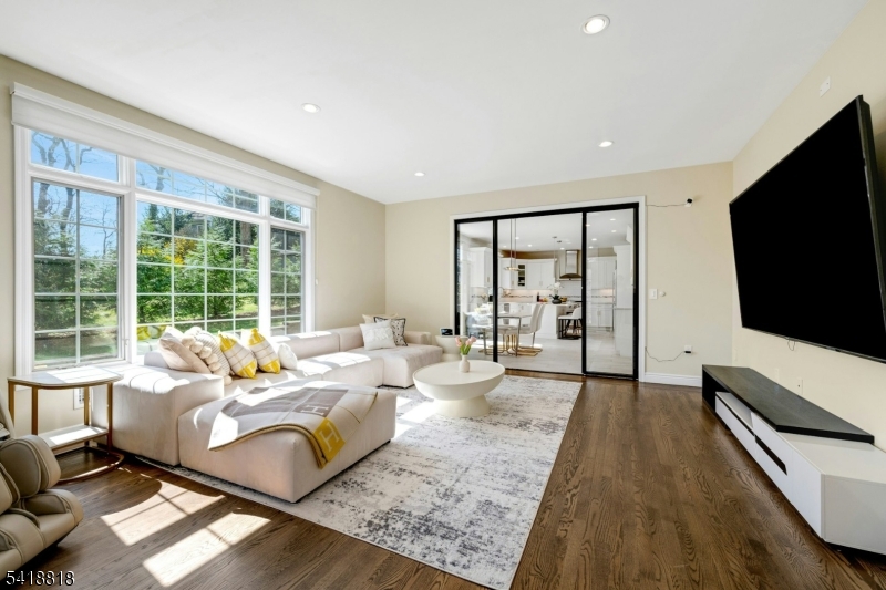 26 Sunset Rd