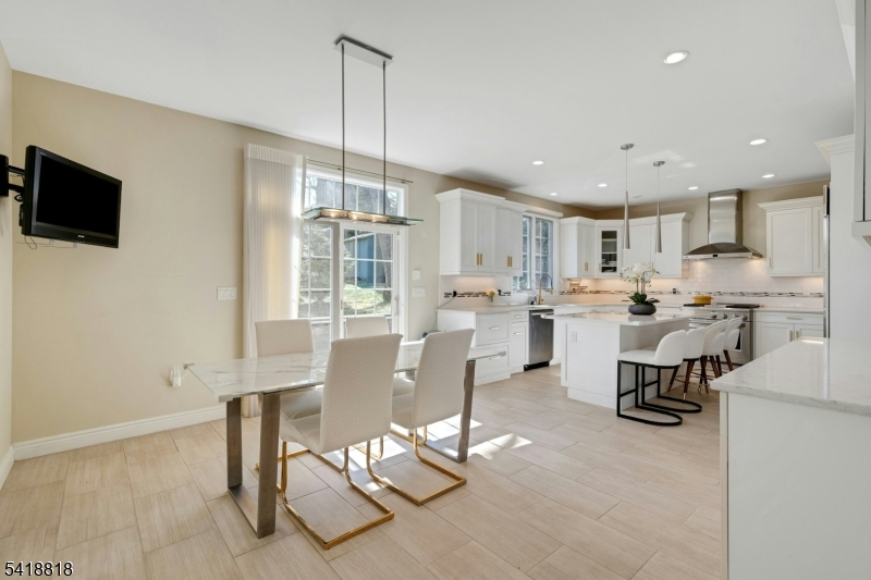 26 Sunset Rd