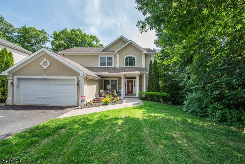 46 Decker Ave