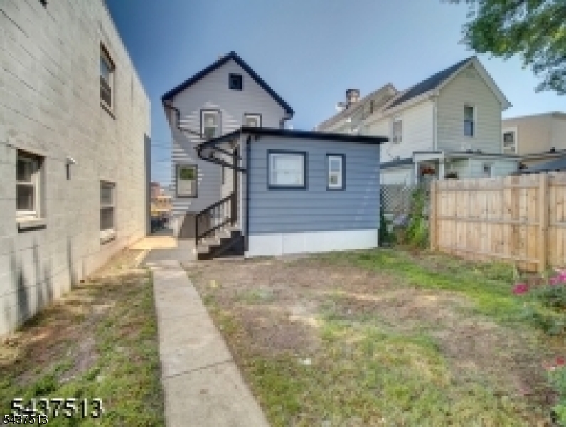 626 Tremont Ave