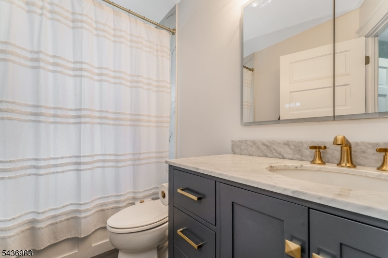 28 Codington Pl
