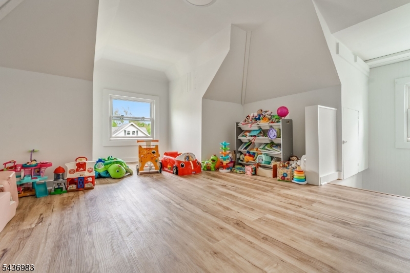 28 Codington Pl