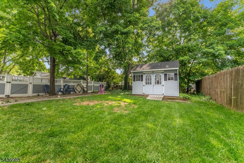 28 Codington Pl