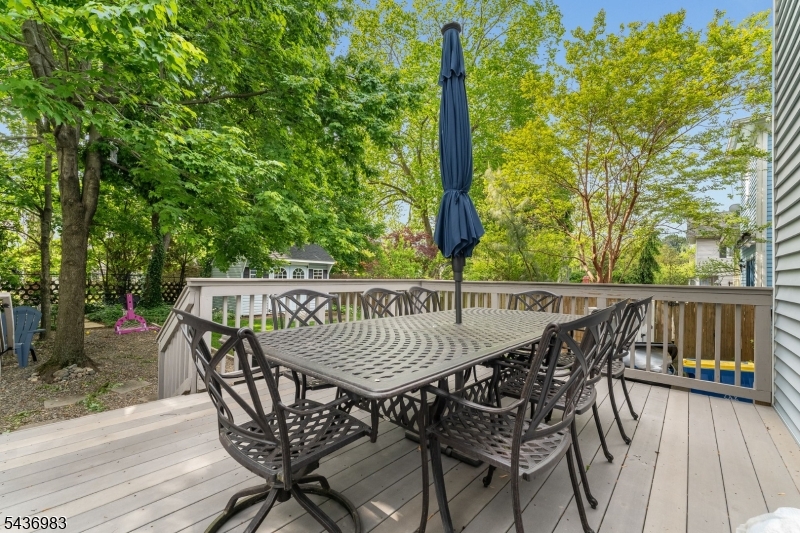 28 Codington Pl