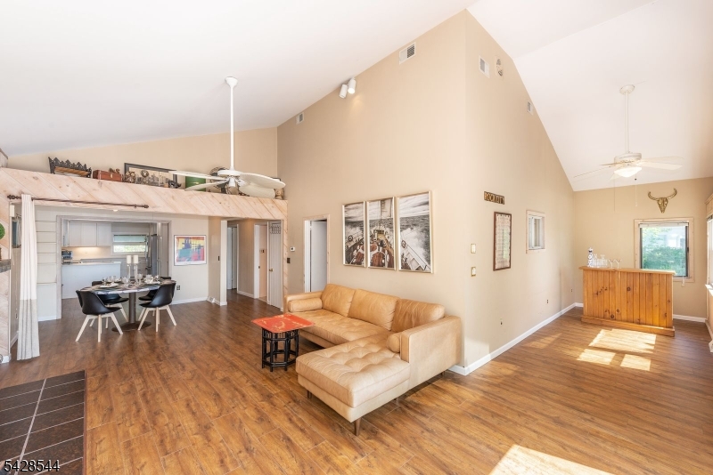 5 Coulter Pl