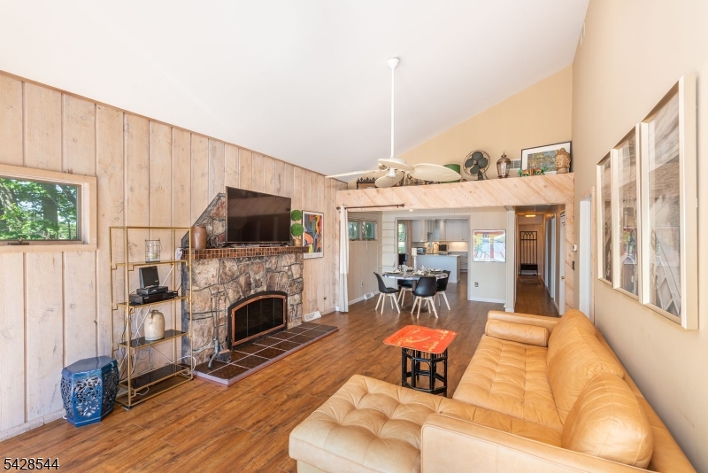 5 Coulter Pl