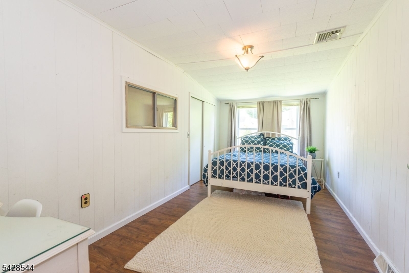 5 Coulter Pl
