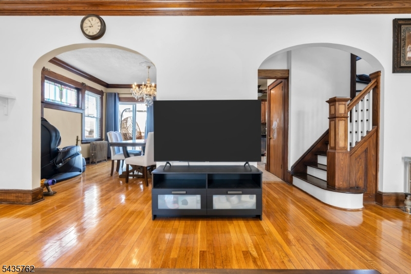 37 Fairway Ave