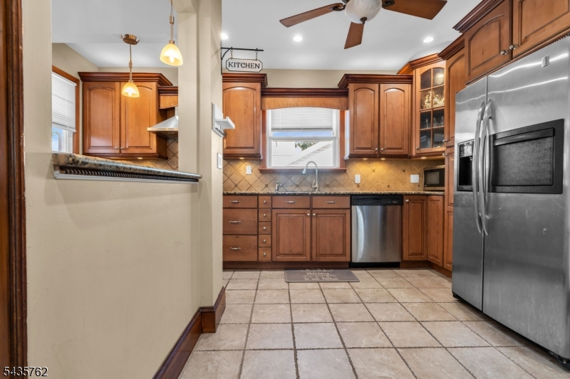 37 Fairway Ave