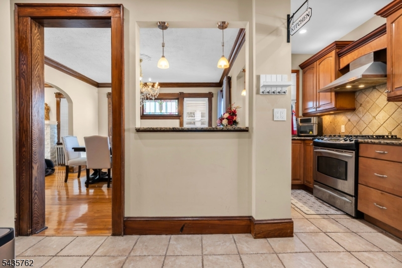 37 Fairway Ave