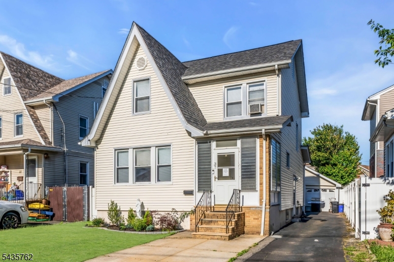 37 Fairway Ave