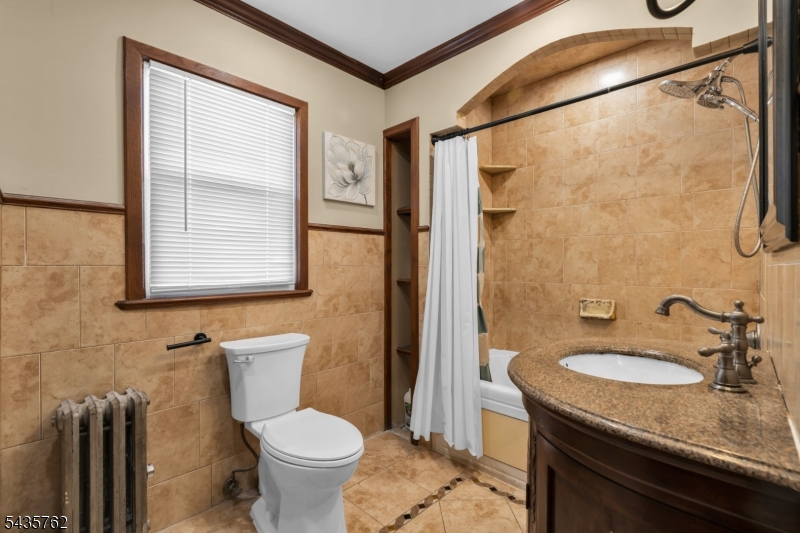 37 Fairway Ave