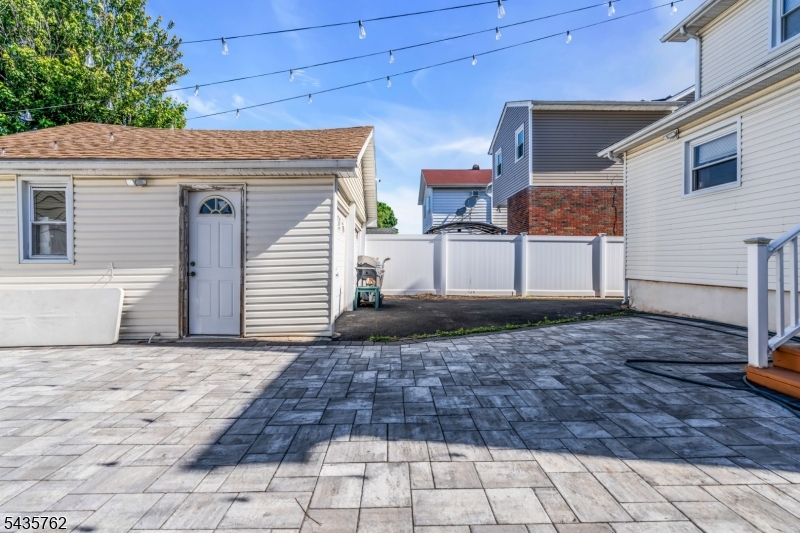 37 Fairway Ave