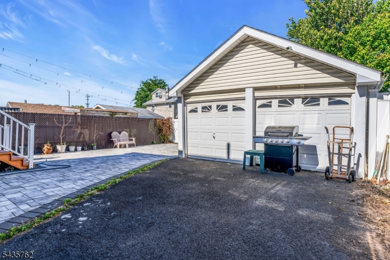 37 Fairway Ave