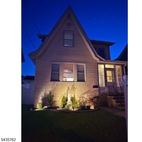 37 Fairway Ave
