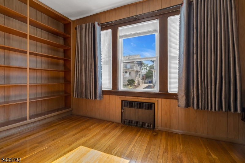 37 Fairway Ave