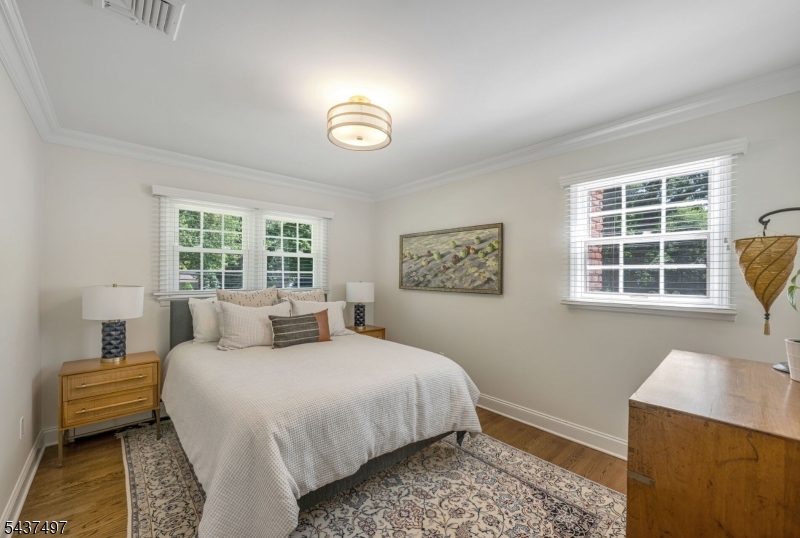 369 Voorhis Ave