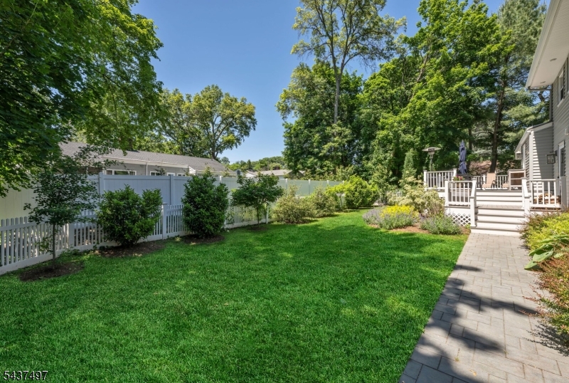 369 Voorhis Ave